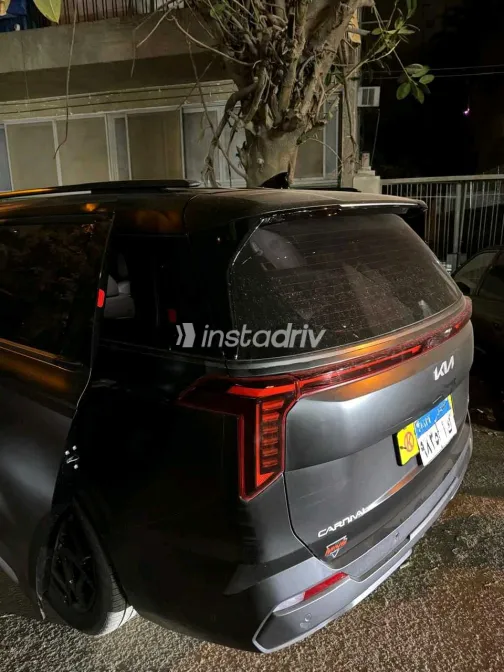 Kia Carnival 2025 Black Used for Sale - 5
