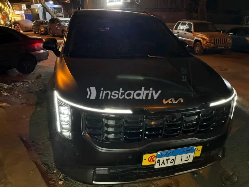 Kia Carnival 2025 Black Used for Sale - 9