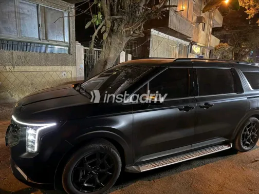 Kia Carnival 2025 Black Used for Sale - 10