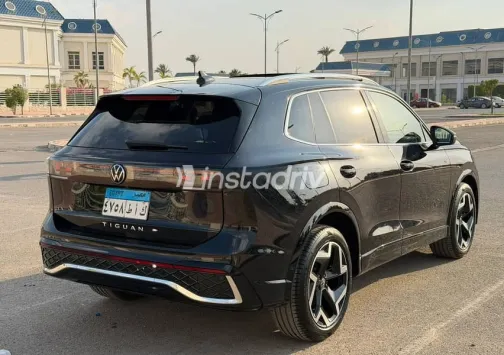 Volkswagen Tiguan 2024 Black Used for Sale - 5
