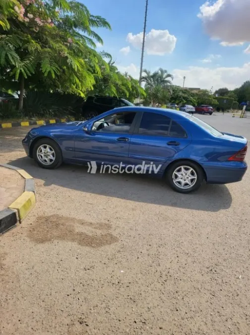 Mercedes C 180 2003 Blue Used for Sale - 9