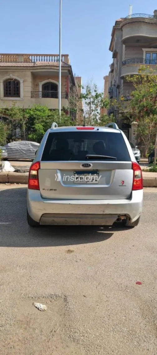 Kia Carens 2011 Silver Used for Sale - 3