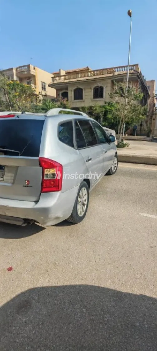 Kia Carens 2011 Silver Used for Sale - 4