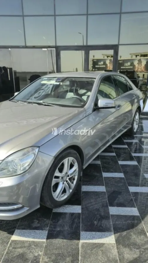 مرسيدس E 250 2011 فضي مستعملة للبيع - 3