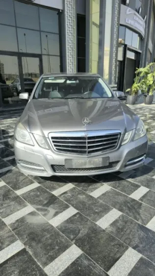 مرسيدس E 250 2011 فضي مستعملة للبيع