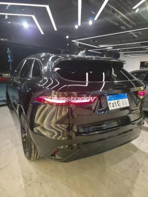 جاكوار اف بيس 2023 أسود مستعملة للبيع - 3