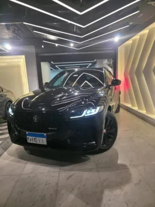 جاكوار اف بيس 2023 أسود مستعملة للبيع