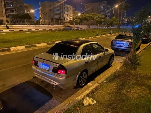 Mitsubishi Lancer 2000 Silver Used for Sale - 2