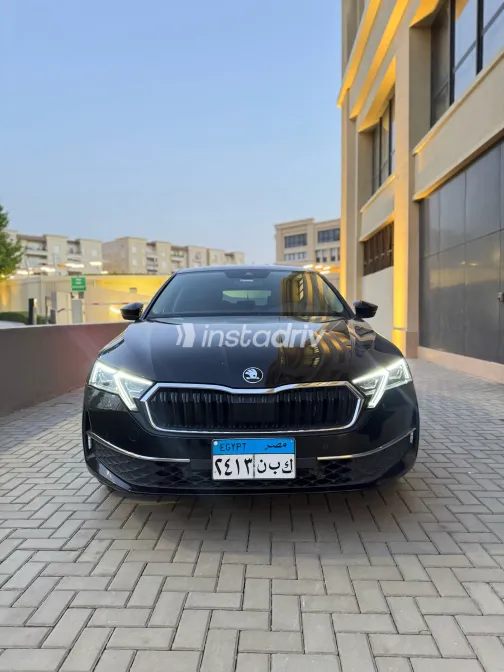 سكودا اوكتافيا 2025 أسود مستعملة للبيع - 3