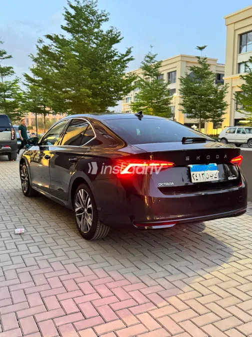 سكودا اوكتافيا 2025 أسود مستعملة للبيع - 9