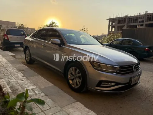 Volkswagen Passat 2021 Gray Used for Sale - 1