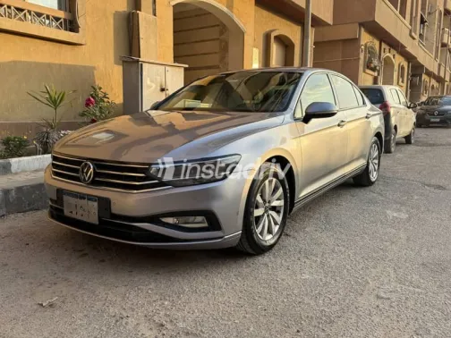 Volkswagen Passat 2021 Gray Used for Sale - 4