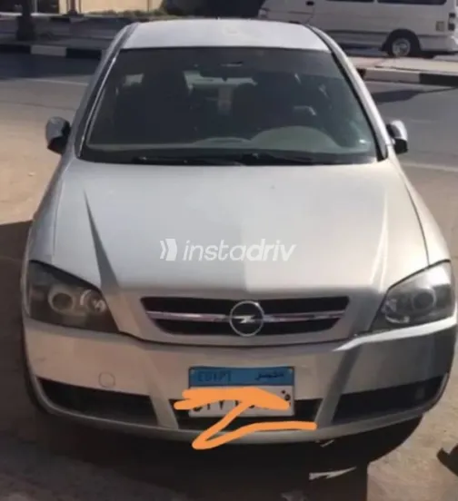 اوبل أسترا 2004 فضي مستعملة للبيع - 1