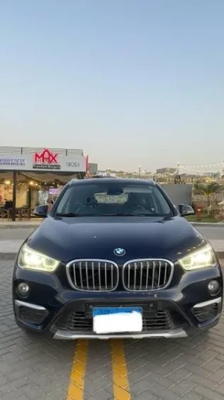 بي ام دبليو X1 2019 أزرق غامق مستعملة للبيع