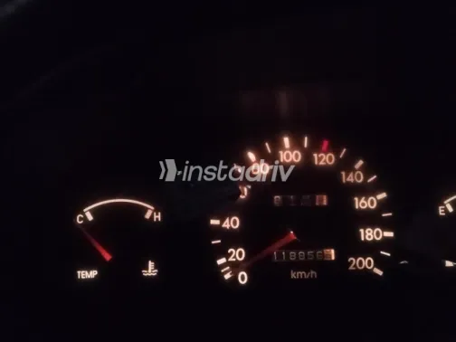 هيونداي اكسنت 2001 أحمر غامق مستعملة للبيع - 2