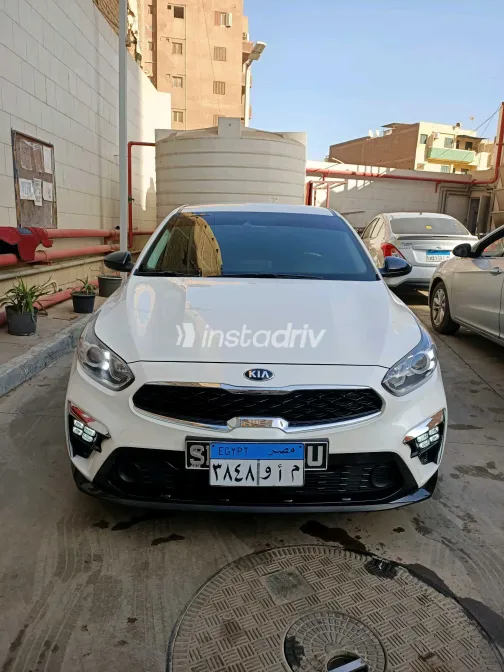كيا K3 2021 أبيض مستعملة للبيع - 2