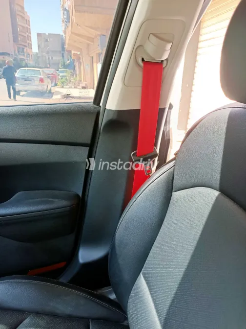 كيا K3 2021 أبيض مستعملة للبيع - 5