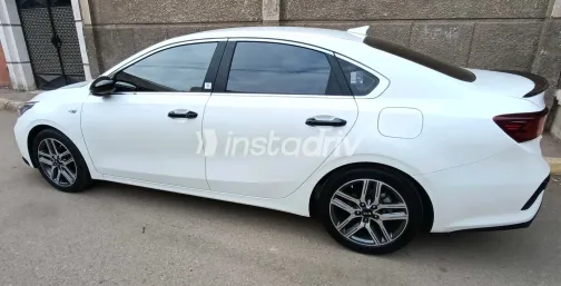 كيا K3 2021 أبيض مستعملة للبيع - 6