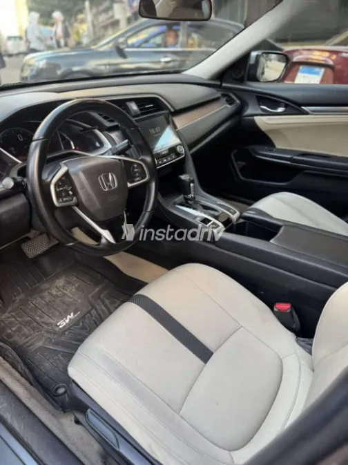 Honda Civic 2018 Gray Used for Sale - 7