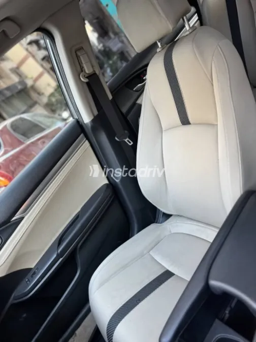 Honda Civic 2018 Gray Used for Sale - 10