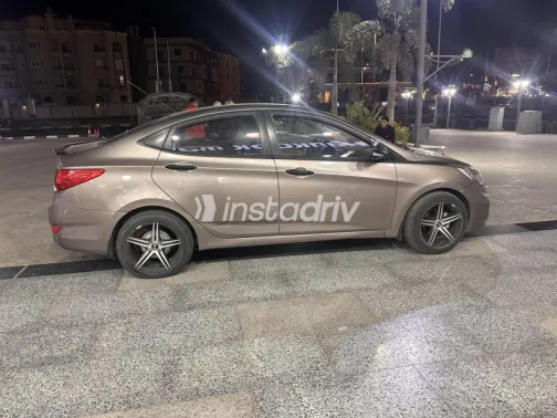 هيونداي اكسنت RB 2014 برونزي مستعملة للبيع - 2