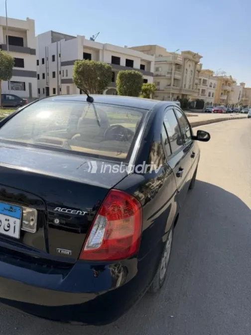 هيونداي اكسنت 2010 أسود مستعملة للبيع - 4
