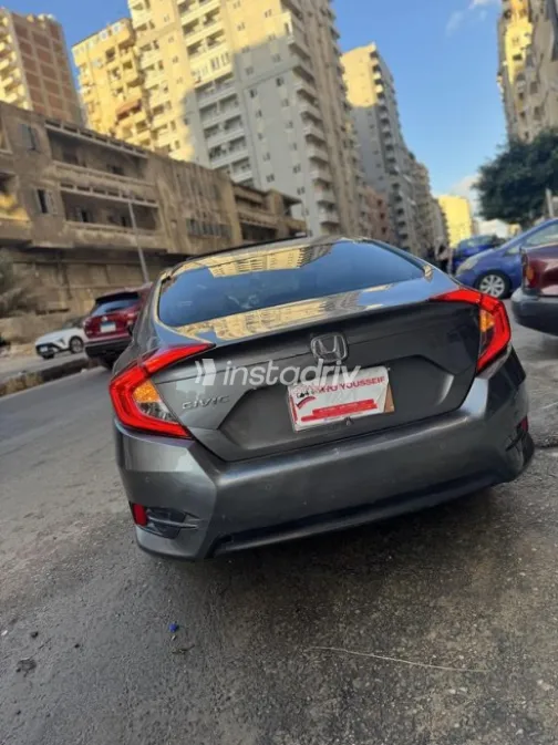 هوندا سيفك 2018 رمادي مستعملة للبيع - 4