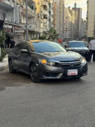 هوندا سيفك 2018 رمادي مستعملة للبيع
