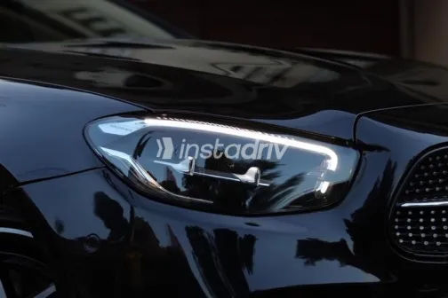 مرسيدس E 300 2022 أسود مستعملة للبيع - 2