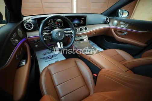 مرسيدس E 300 2022 أسود مستعملة للبيع - 9