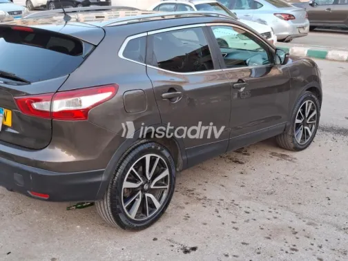 Nissan Qashqai 2018 Brown Used for Sale - 9