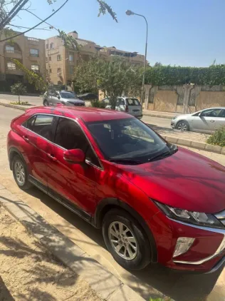 ميتسوبيشي اكليبس 2018 أحمر مستعملة للبيع