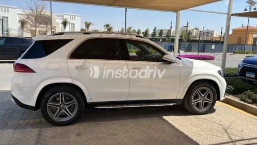 مرسيدس جي ال اي 450 2024 أبيض مستعملة للبيع - 1