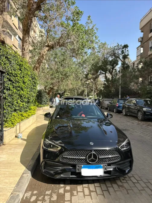 مرسيدس C 200 2022 أسود مستعملة للبيع - 2