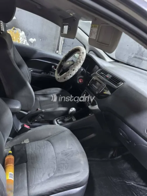 Kia Rio 2017 White Used for Sale - 4