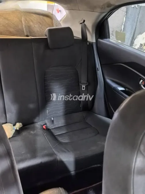 Kia Rio 2017 White Used for Sale - 10