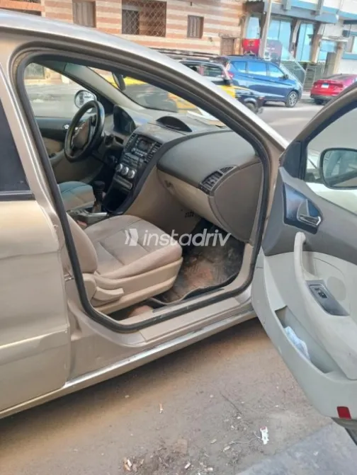 اسبيرانزا M11 2010 ذهبي مستعملة للبيع - 3