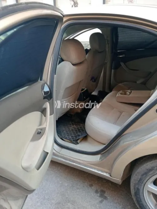 اسبيرانزا M11 2010 ذهبي مستعملة للبيع - 4