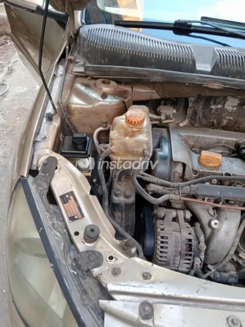 اسبيرانزا M11 2010 ذهبي مستعملة للبيع - 8