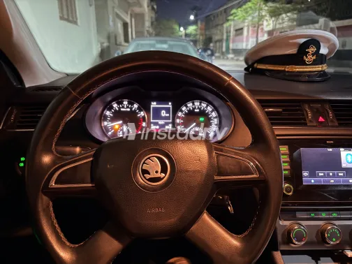 سكودا اوكتافيا A7 2014 رمادي مستعملة للبيع - 1