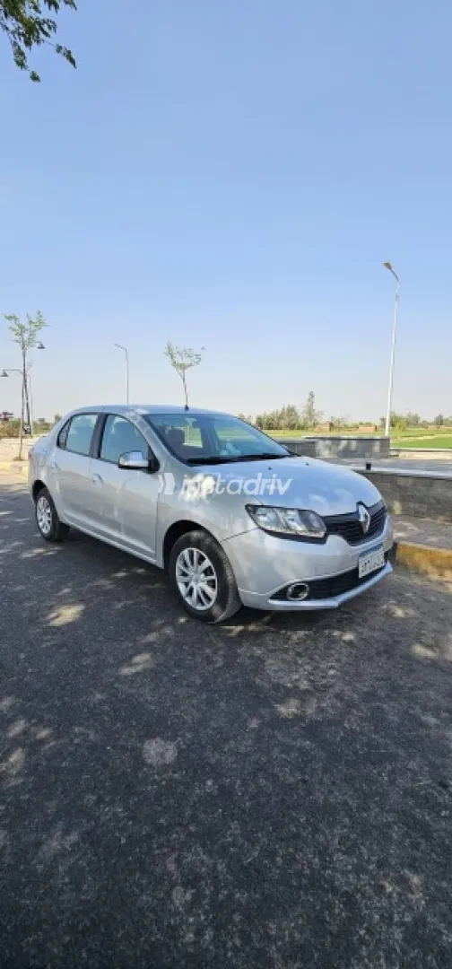 Renault Logan 2017 Silver Used for Sale - 1