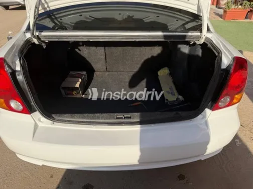 Hyundai Verna 2017 White Used for Sale - 10