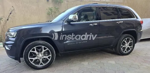 جيب جراند شيروكي 2022 رمادي مستعملة للبيع - 8