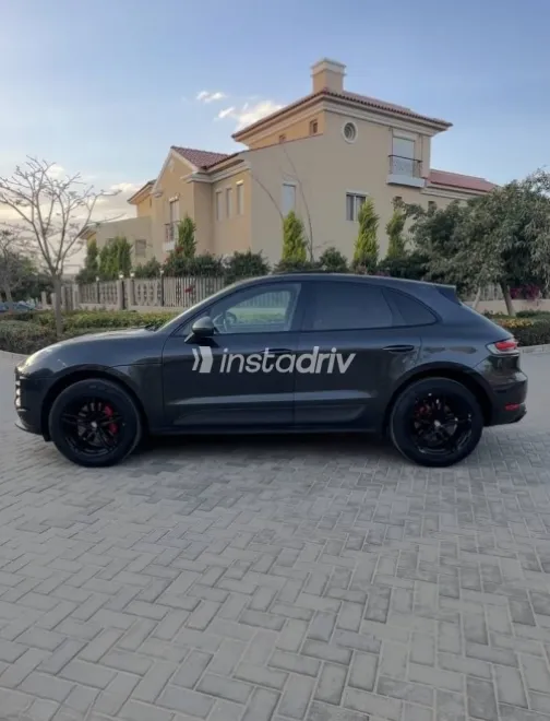 Porsche Macan 2019 Gray Used for Sale - 5