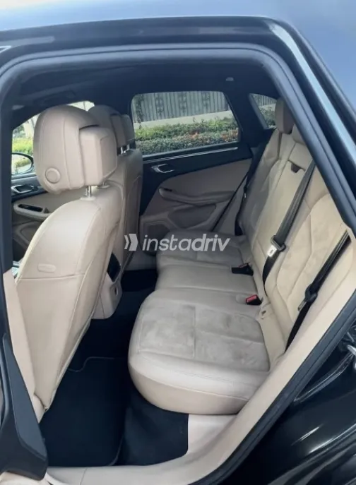 Porsche Macan 2019 Gray Used for Sale - 7