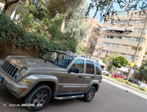 Jeep Liberty 2006 Champagne Used for Sale - 2