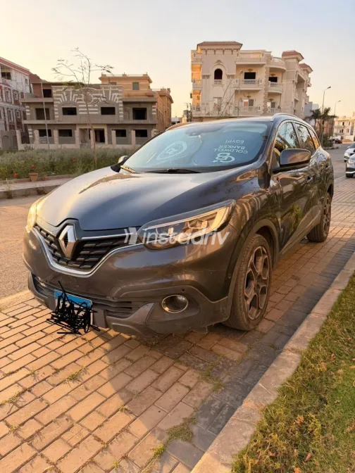 Renault Kadjar 2019 Gray Used for Sale - 3