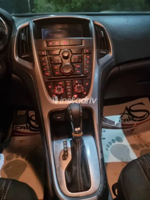 Opel Astra 2019 Green Used for Sale - 10
