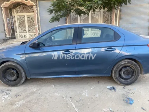 بيجو 301 2014 أزرق غامق مستعملة للبيع - 6