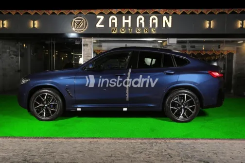 بي ام دبليو X4 2024 أزرق غامق مستعملة للبيع - 9